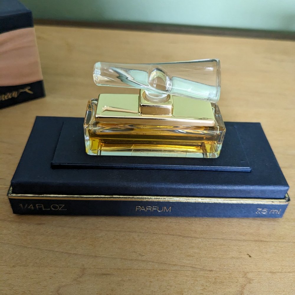 Catherine Deneuve Parfum - Picture 4 of 5